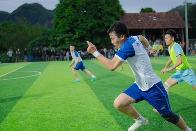然勇夺头位